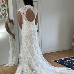 Lace Cap Sleeve Maggie Sottero Wedding Dress,  Size 10